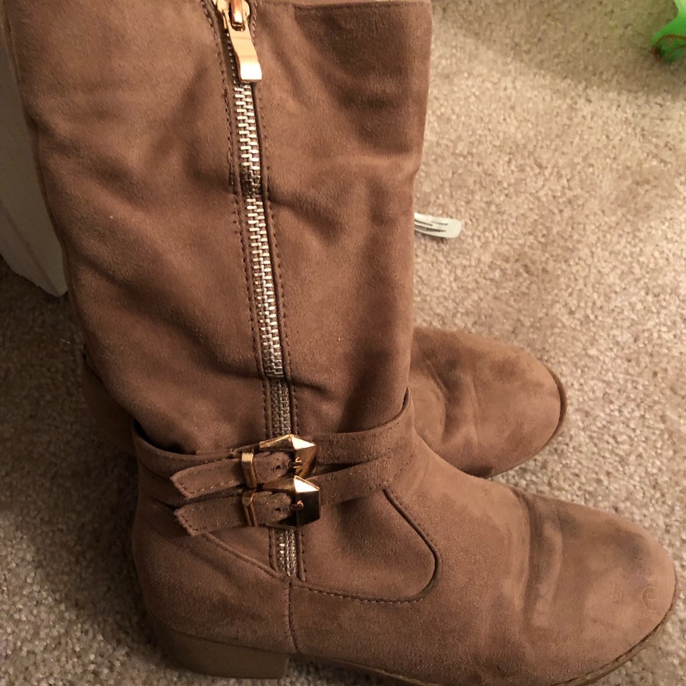 GIRLS BOOTS. Size 2